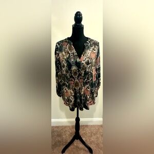 Snakeskin Print VNeck 3/4 button Sleeve Tunic Blouse - Size Large
